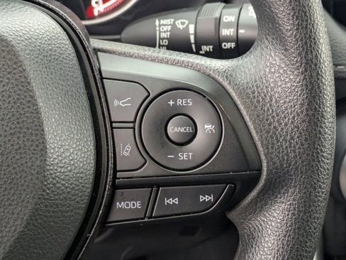 Used 2025 Toyota RAV4 XLE image 23