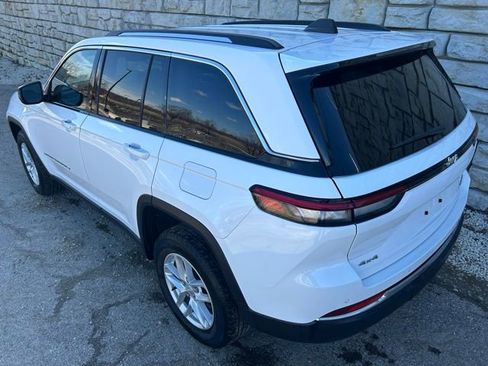 Certified 2023 Jeep Grand Cherokee Laredo w/ Luxury Tech Group I image 4