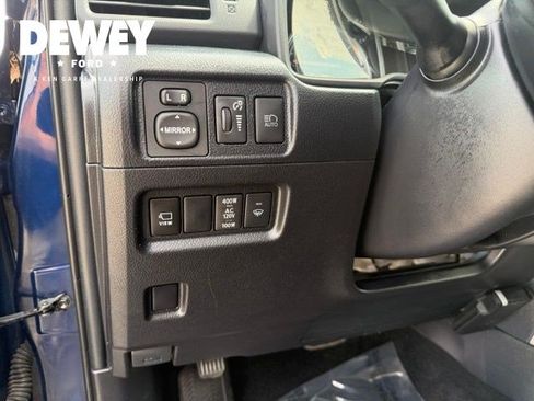 Used 2023 Toyota 4Runner Limited AWD/4WD image 13