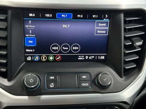 Used 2020 GMC Acadia SLE AWD/4WD image 17