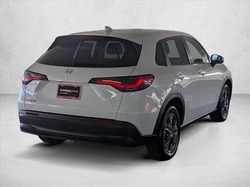 New 2026 Honda HR-V LX image 2