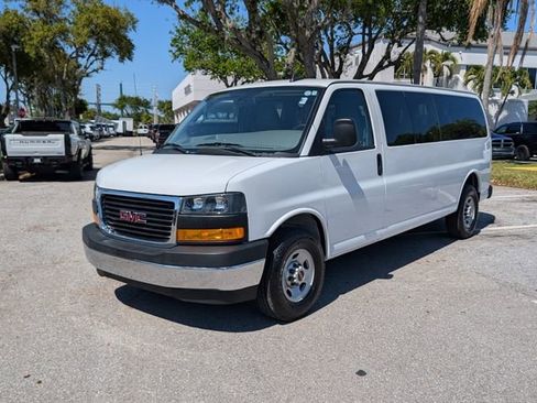 Used 2023 GMC Savana 3500 LS w/ Chrome Appearance Package image 3