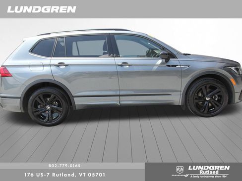 Used 2023 Volkswagen Tiguan SE R-Line AWD/4WD image 2