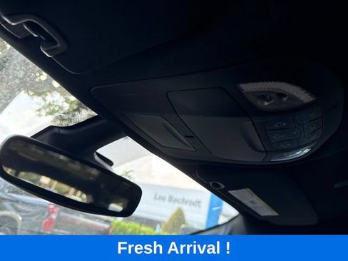 Used 2024 Chrysler Pacifica Touring FWD image 11