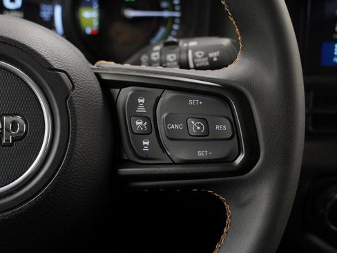 Used 2024 Jeep Wrangler Unlimited w/ Convenience Group image 38