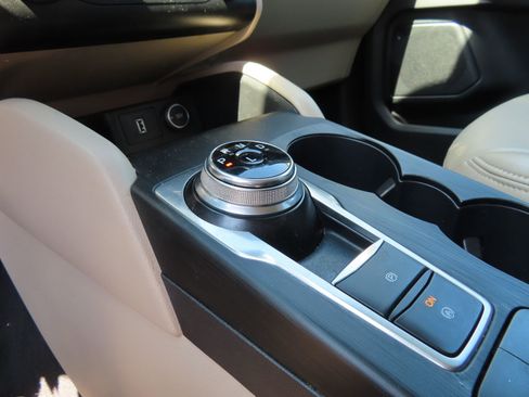 Used 2020 Ford Escape SE Sport image 27