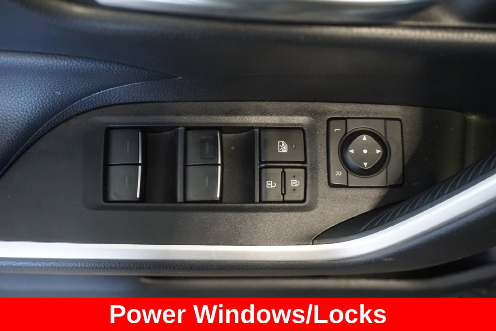 Used 2024 Toyota RAV4 XLE FWD image 5