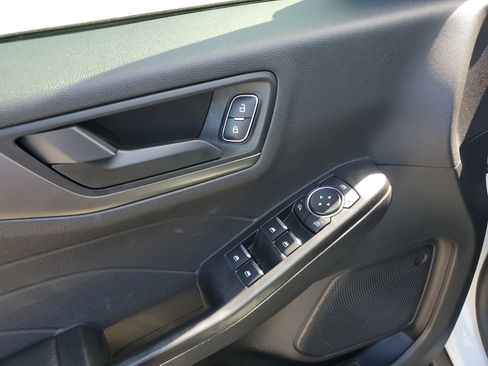 Used 2025 Ford Escape Active AWD/4WD image 10