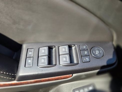 Used 2018 GMC Yukon XL SLT w/ Premium Edition AWD/4WD image 31