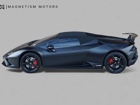 Used 2020 Lamborghini Huracan EVO image 5