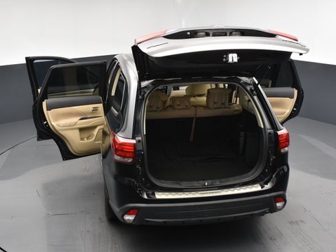 Used 2016 Mitsubishi Outlander SE image 24