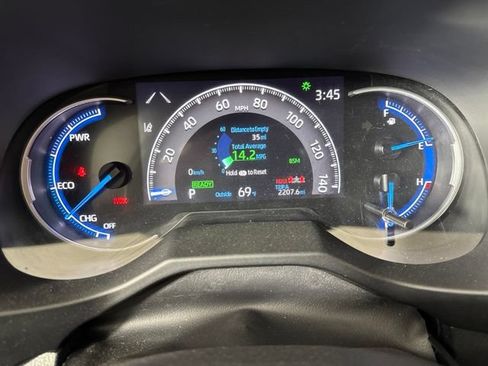 Used 2023 Toyota RAV4 LE AWD/4WD image 18