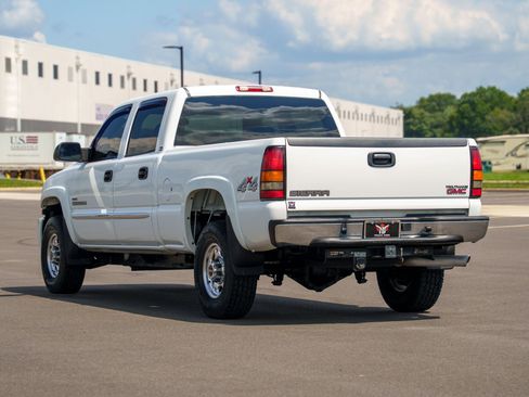 Used 2004 GMC Sierra 2500 SLE w/ Heavy-Duty Power Package AWD/4WD image 11