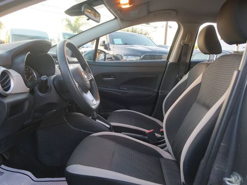 Used 2021 Nissan Versa SV image 12