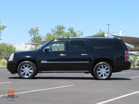 Used 2011 GMC Yukon XL Denali AWD/4WD image 11