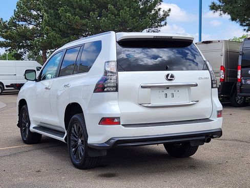 Used 2023 Lexus GX 460 Premium w/ Accessory Package AWD/4WD image 3