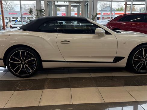 Used 2020 Bentley Continental GT image 16
