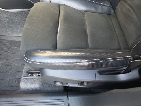 Used 2022 Volvo XC40 T5 R-Design w/ Protection Package Premier image 15