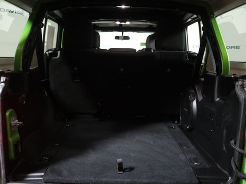 Used 2018 Jeep Wrangler Unlimited Sport S AWD/4WD image 8