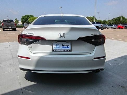 Used 2025 Honda Civic Sport image 5