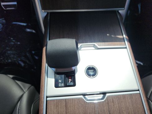 New 2025 Land Rover Range Rover SE image 16