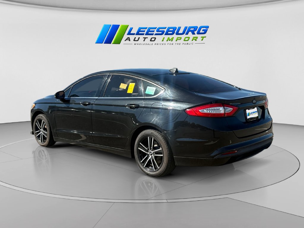 Used 2014 Ford Fusion SE FWD image 3