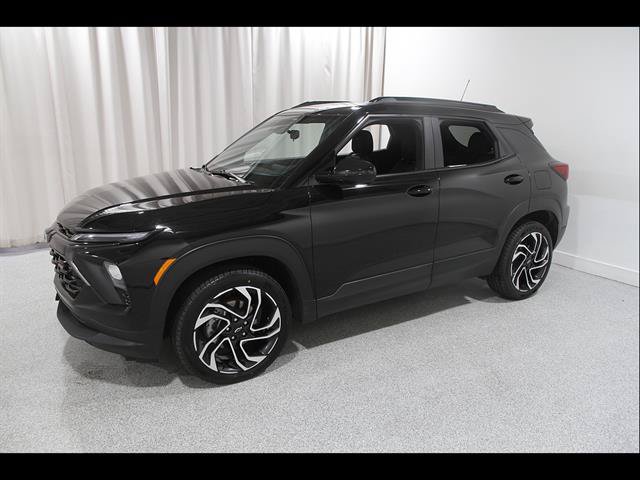 Used 2024 Chevrolet TrailBlazer RS w/ Driver Confidence Package AWD/4WD image 3