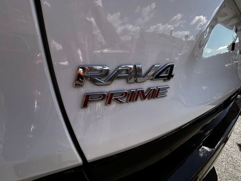 Used 2021 Toyota RAV4 SE w/ Weather & Moonroof Package AWD/4WD image 8