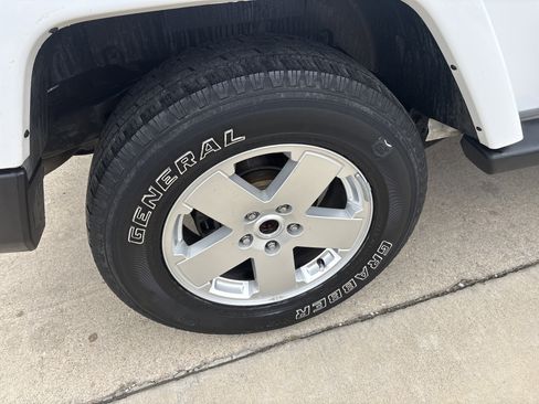 Used 2012 Jeep Wrangler Sahara image 5