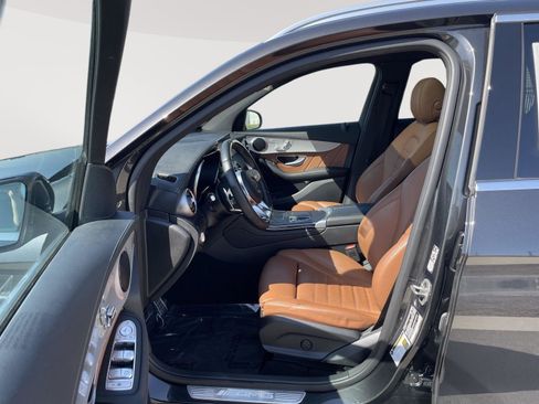 Used 2022 Mercedes-Benz GLC 43 AMG 4MATIC image 9