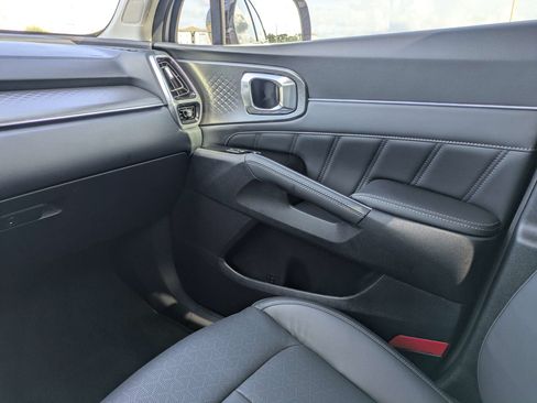 Certified 2023 Kia Sorento SX AWD/4WD image 19