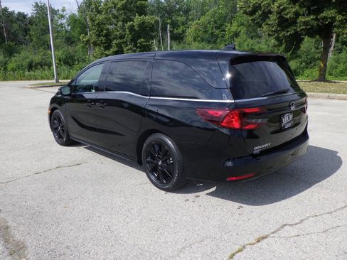 Used 2023 Honda Odyssey Sport image 3