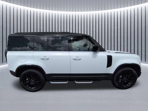 Certified 2023 Land Rover Defender 110 SE AWD/4WD image 2