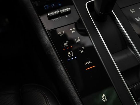 New 2026 Porsche Macan image 21