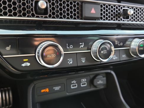 Certified 2024 Honda Civic Sport Touring image 31