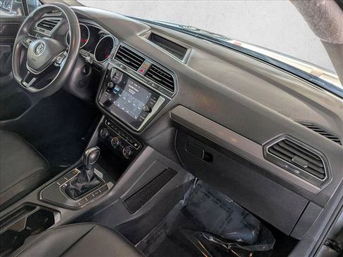 Used 2020 Volkswagen Tiguan SE FWD image 22