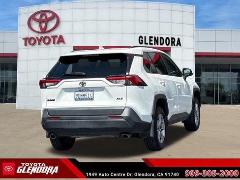 Used 2022 Toyota RAV4 XLE w/ Convenience Package FWD image 11