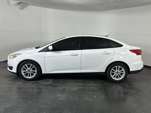 Used 2018 Ford Focus SE image 5