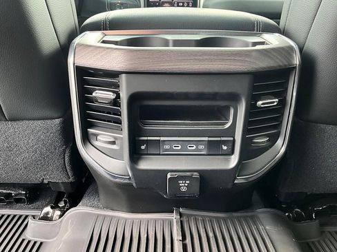 New 2026 RAM 3500 Laramie AWD/4WD image 37
