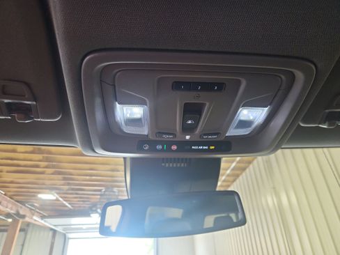 Used 2023 GMC Sierra 1500 SLT w/ SLT Premium Package image 20