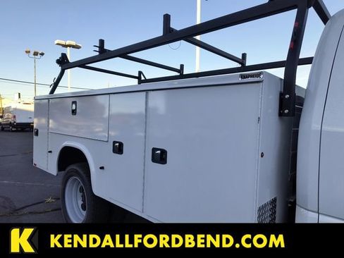 New 2025 Ford F550 4x4 Supercab Super Duty image 16