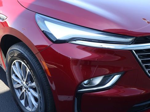 Used 2024 Buick Enclave Essence image 4