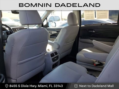 Used 2022 Honda Pilot Touring image 10