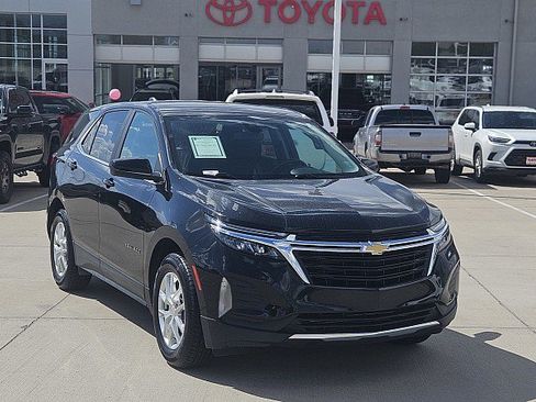 Used 2024 Chevrolet Equinox LT FWD image 1