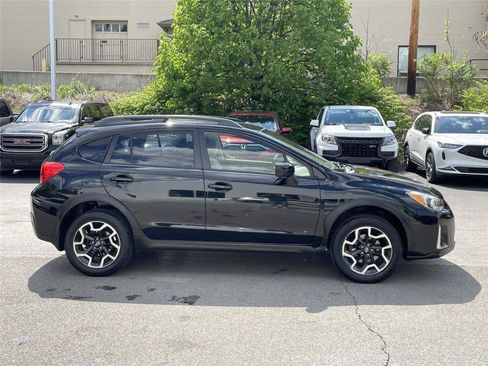 Used 2017 Subaru Crosstrek 2.0i Premium AWD/4WD image 6