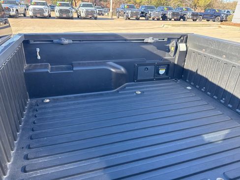 Used 2018 Toyota Tacoma TRD Sport w/ Technology Package image 7