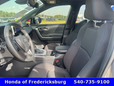 Used 2023 Toyota RAV4 SE w/ Convenience Package AWD/4WD image 10