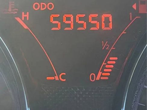 Used 2014 Nissan Versa SV image 5