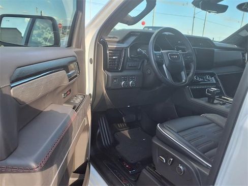 Used 2024 GMC Sierra 1500 AT4X image 8