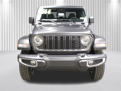 New 2026 Jeep Gladiator Sport image 37